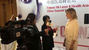 Dr. Vesna Tlaker na simpoziju Laser & Health Academy v Pekingu