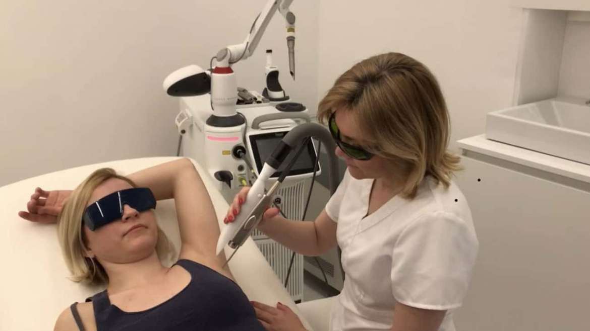 Dr. Vesna Tlaker za Slovenske novice o uporabi laserja v dermatologiji