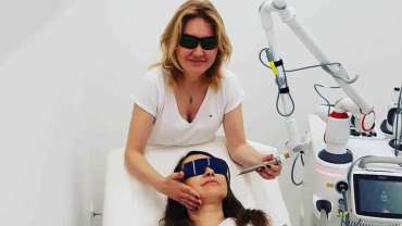 Našim laserskim postopkom zaupa tudi Anja Rupel