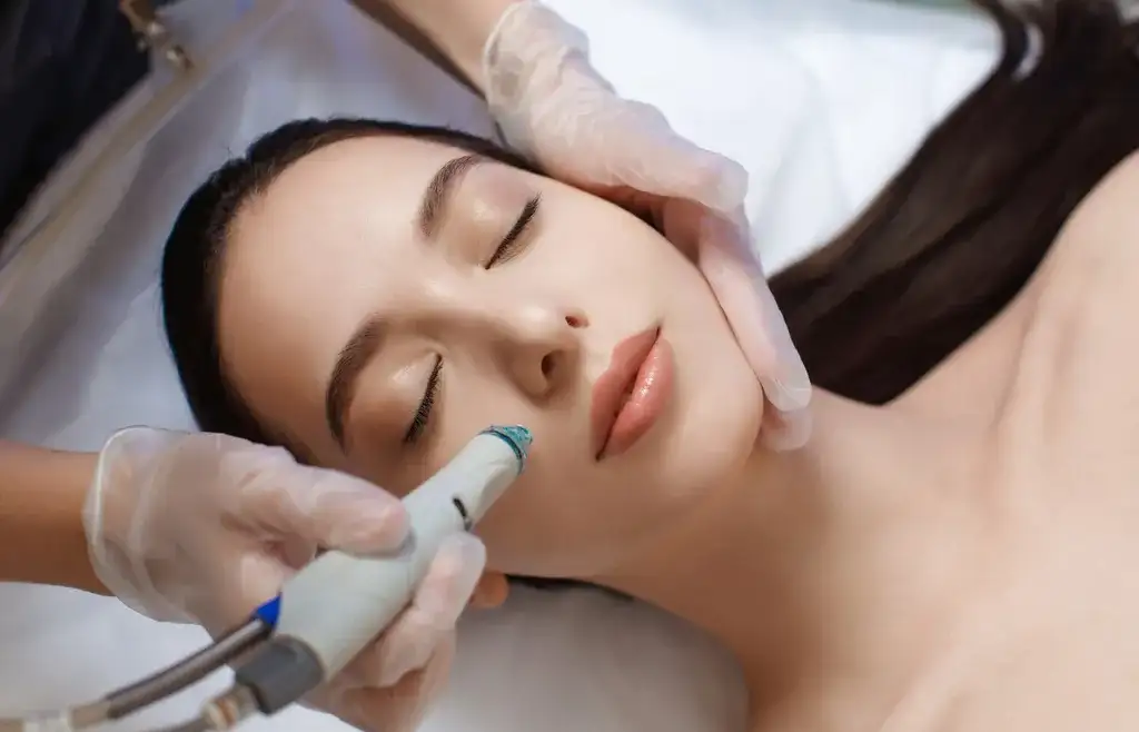 Vprašali ste nas: katera HydraFacial terapija je najboljša za mojo kožo